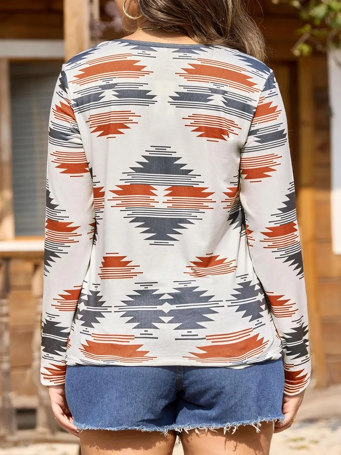 Womens Long Sleeve T Shirts Aztec Cow Print Western Henley Tops Ladies Graphic Tees Casual V Neck Loose Fit Blouse